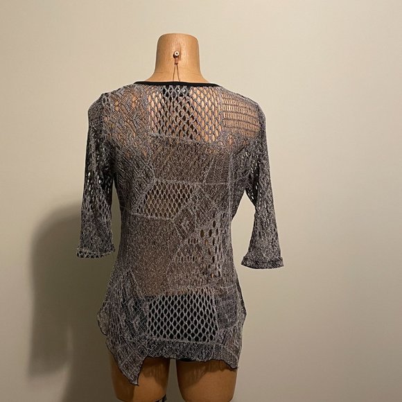 Creation - mesh top -size medium black/white - new - Picture 4 of 5